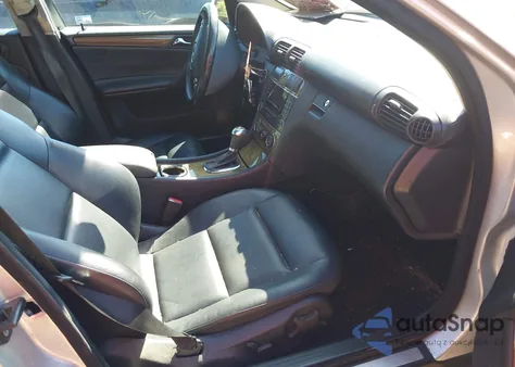 2007 Mercedes-Benz C 230 Sport из США, поврежденный, VIN WDBRF52H07A933874